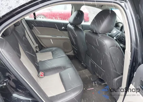 2010 Mercury Milan Premier z USA, uszkodzony, nr VIN 3MEHM0JA8AR663928